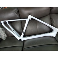 Elves EGLATH carbon road bike frame - display unit clearance no fork