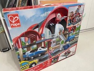 Hape Grand City Station 兩層火車玩具