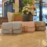 (店主🇯🇵日本代購) Lv diane nano bag 法棍包