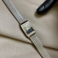 SEIKO 圓弧方形銀色 錶耳交叉紋路 彈性錶帶 皇冠系列 古董錶