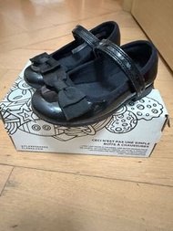 Clarks 黑色返學皮鞋 送dr kong 運動鞋