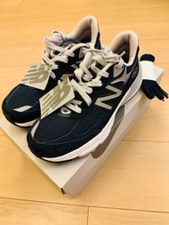 New Balance 990 V6