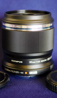 Olympus M.ZUIKO DIGITAL PREMIUM ED 30mm F3.5 Macro Lens 60mm 2.5xชิ้นเลนส์ประสิทธิภาพสูงให้ภาพถ่ายที