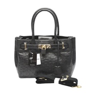 鴕鳥皮 700 斜背兩用包，附肩帶

黑色鴕鳥皮