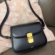 A.P.C. Grace 小號 單肩包 法國簡約時尚品牌 黑色光滑牛皮 皮革 經典款 空姐包 手袋 側斜包 孭背包 手提包 單肩包 包包 沙漏包 A.P.C. Grace bag black box 