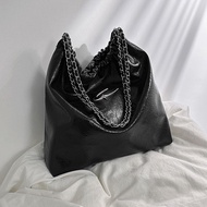 สินค้าใหม่ 2025 กระเป๋าผ้าสายโซ่เงิน ถูงรูดสไตล์Y2K 4 สี F132