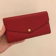 LV M63690紅色皮革壓紋信封長夾