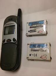 motorola 小海豚貝殼機+原廠電池2顆(其中1顆有膨脹/約6成新 外觀有磨擦碰撞痕跡/不知好壞，當故障品便宜賣，不