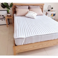 MATTRESS PROTECTOR DLUXE LITE MATTRESS PROTECTOR Extra King Size uk 200 200x200 King Size uk 180 180