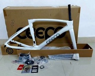 包碳輪組+碳把手！全新日本🇯🇵CEEPO NEW STINGER 碳纖車架珠光白CARBON DISC FRAMESET WITH CARBON WHEELS + HANDLEBAR