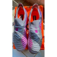 Kasut Bola Ortuseight
