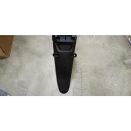 YAMAHA LC135 V1 & LC135 V2 NEW REAR FENDER EKOR BLK / MUDGUARD BELAKANG OEM 5YP-F1611-00 / 55C-F1611
