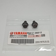 Yamaha RXZ 5PV Skru Bolt Bracket Lampu Belakang Original Japan (95807-06012@95817-06012)