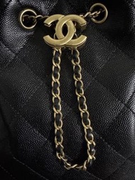 chanel 25 backpack mini 荔枝皮 黑金