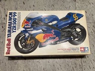 Tamiya Red Bull Yamaha WCM YZR500 '99 模型 1/12