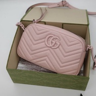 聖誕好禮🎄【 🇯🇵日本限量色🌸小編推薦 】Gucci 古馳 Marmont 全粉色 櫻花粉 牛皮 拉鍊 相機包