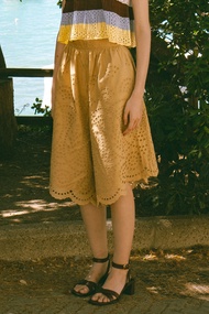 (สินค้าใหม่ SUMMER 25)( พร้อมส่ง ) Perana กางเกงลูกไม้ 4 ส่วน Lina Crop Pants สีกากี (Khaki Sand)