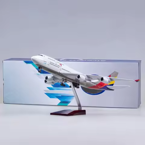 1:150 Scale Aircraft Model Korean Air 747 B747 Plastic Model Die-cast with Landing Gear Wheels Light