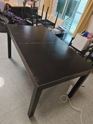 深啡色長方形餐枱連櫈