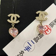 東區正精品㊣CHANEL AB9100 近全新香奈兒金色雙C珍珠愛心粉晶吊墜耳環 RZ6245