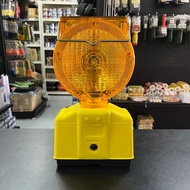 * * TRAFFIC SOLAR BLINKER LIGHT