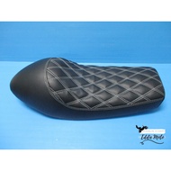 CAFE STYLE SADDLE SEAT "BLACK" & "WHITE" STITCH For YAMAHA SR400 SR500/BLACK WHITE Thread