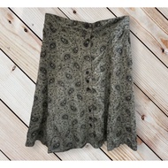 Preloved Brand CottonOn Amoeba Print Skirt Woman Olive Color Mini Skirt Wanita