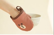預訂~ 最新 Line Friends 布朗熊 / 可妮兔 廚房隔熱手套 廚房手套 隔熱加厚手套 耐高溫 防燙 布朗熊隔熱手套 ( Brown / Sally )
