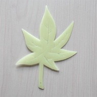 Maple leaf wall sticker with luminous effect-e99