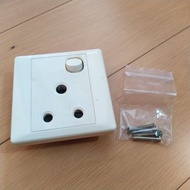 Clipsal 圓腳入牆插座