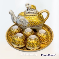 ชุดกาทรงช้างเบญจรงค์พร้อมกล่องผ้าไหม Elephant shaped Tea Set with Five Small cups in Silk Box Handpainted by JJ Benjarong
