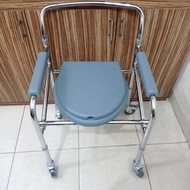 BISA INSTAN Kursi Bab Lansia Lipat Roda / Kursi Puk Commode Chair Pispot Roda