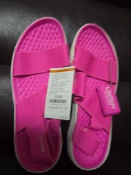 Crocs 螢光粉紅 LiteRide 涼鞋