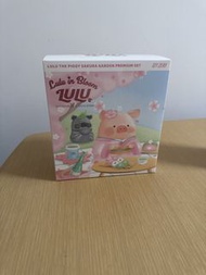 Lulu 豬 櫻花場景