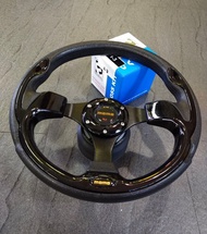 พวงมาลัยแต่ง MOMO วง 12 นิ้ว พร้อมคอตรงรุ่น toyota mighty-x tiger D4D vigo ตรงรุ่นเลยค่ะ