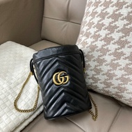 Gucci 黑牛皮霧金釦Marmont Mini Bucket Bag斜背水桶包 575163