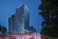 Daems Grand Hotel(Yuanjiang Rainbow island)
