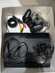 PS3 主機，3色線，電源線，2個手掣，手掣usb 線