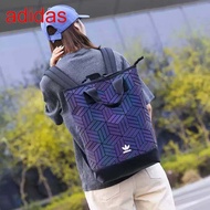 Adidas Originals geometric 3D roll top backpack รุ่นใหม่ชนช้อป!!กระเป๋าเป้สะพายหลัง เปิดปิดด้วยซิปเดียวด้านบน ด้านหน้ามีโลโก้