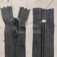 resleting coil jaket saku 6 inch 15cm hitam no.5
