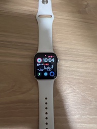 Apple Watch SE (第二代) 40mm電池98％