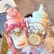 【MO8】 Sanrio Water Bottle Sippy Cup Anime Kuromi Melody Cartoon Kawaii Sports Water Bottle Portable Handle Kids Water Bottle Gift Outdoor Tool QIQI