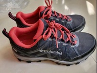 (減價）Columbia 行山鞋； Columbia Hiking Shoes
