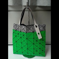 Issey Miyake BAOBAO 藍綠拼色購物包 6×6
