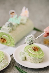 Klepon Roll Cake