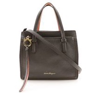 二手Salvatore Ferragamo Ferragamo Amy 手提包，雙向單肩包，EE21-F478，小牛皮，意大利製造，深棕色/粉紅色，斜挎包/手提包，雙向拉鍊，女士。