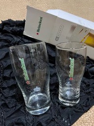 海尼根Heineken 500ml玻璃啤酒杯右邊對照杯