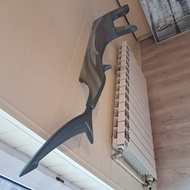 用於牆壁裝飾的鎚頭鯊形狀的木架子