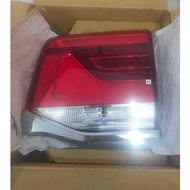 Right Trunk Reflector Toyota Land Cruises 2017 / 81581-60361