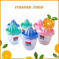 PLASTIC ORANGE SQUEEZER / LEMON SQUEEZER / HAND JUICER